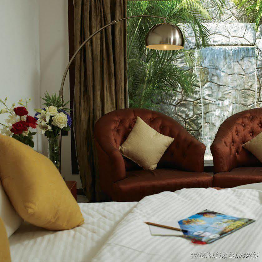 Hotel Leonia Holistic Destination Shamirpet Esterno foto