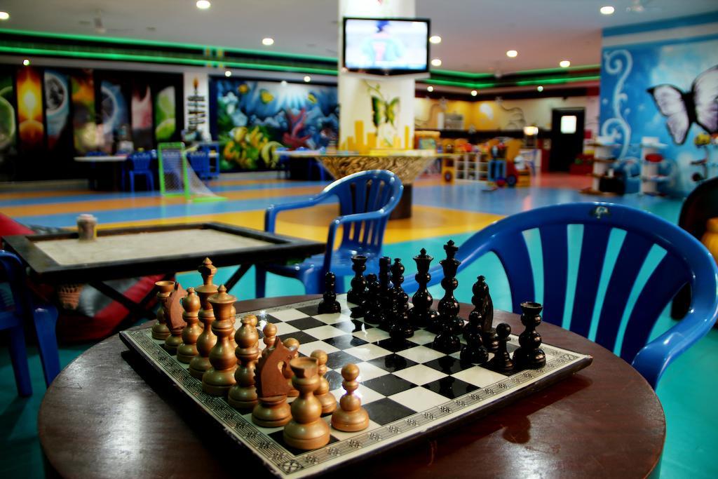 Hotel Leonia Holistic Destination Shamirpet Esterno foto